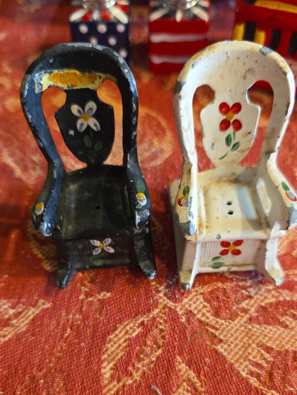 Chair Vintage Salt &  Pepper Shaker Sets  Decorative Kitchen Table Accent Cork